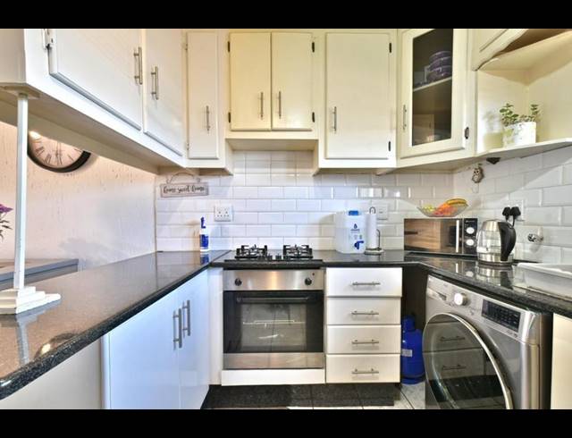 2 BEDROOM APARTMENT FOR SALE IN WINCHESTER HILLS